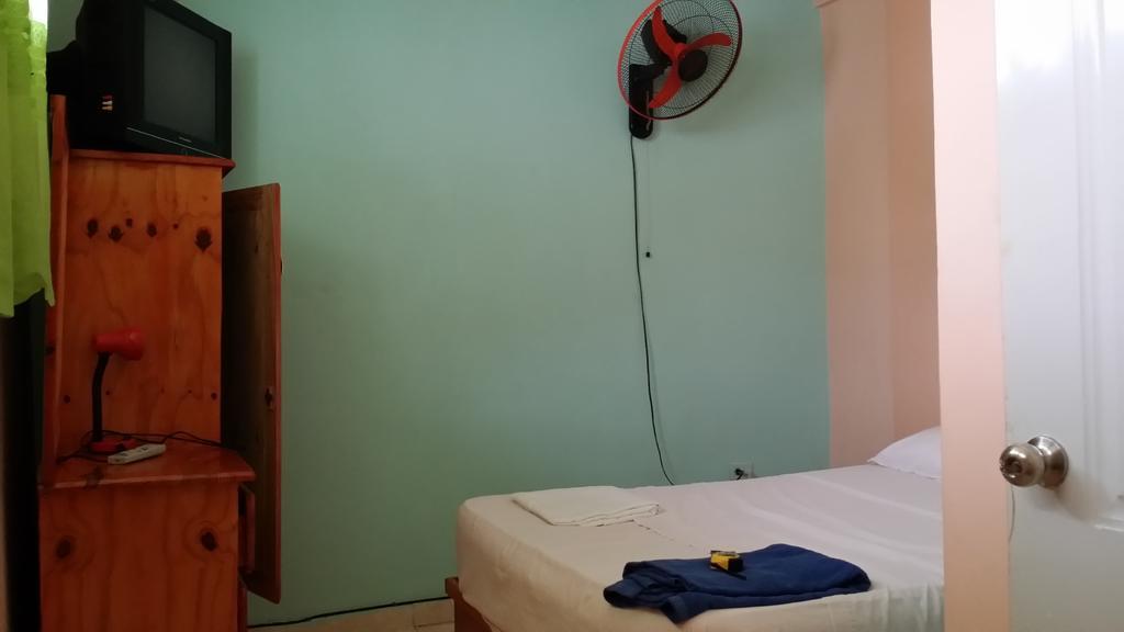 Lucy Rooms Хуан-Долио Номер фото